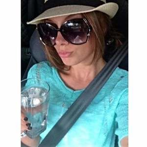 Meet your Posher, Laraine